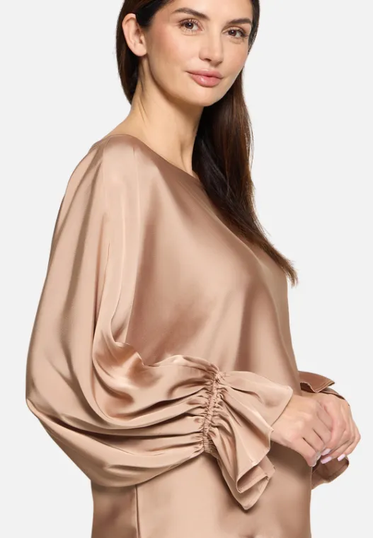 Betty Barclay Satin-Bluse mit U-Boot-Ausschnitt
