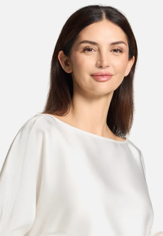 Betty Barclay Satin-Bluse mit U-Boot-Ausschnitt