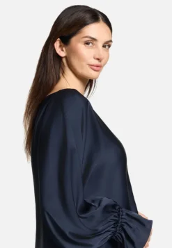 Betty Barclay Satin-Bluse mit U-Boot-Ausschnitt