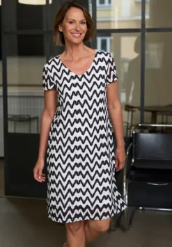 Betty Barclay Sommerkleid mit V-Ausschnitt